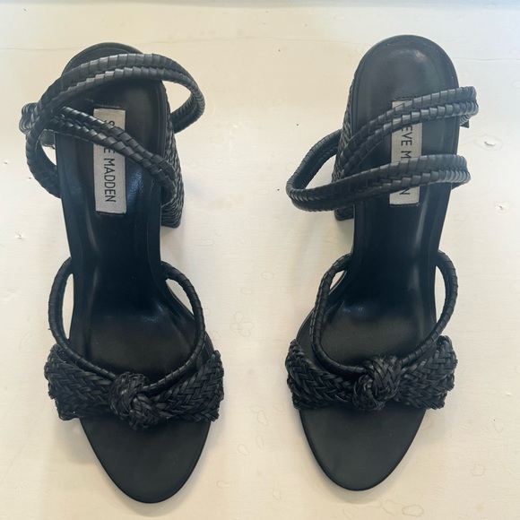 STEVE MADDEN - Block Heel Sandal - Picture 4 of 5